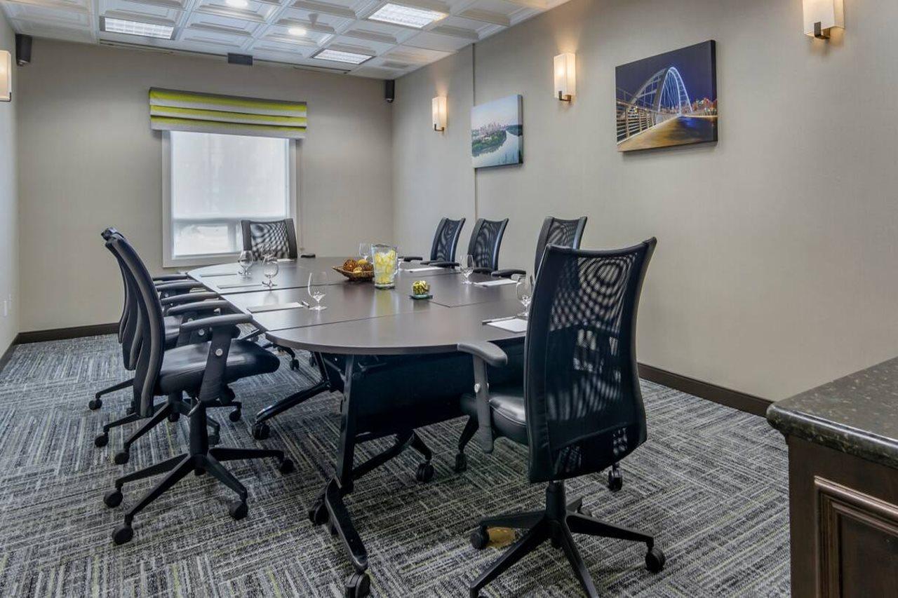 Hampton Inn & Suites Edmonton/West Экстерьер фото