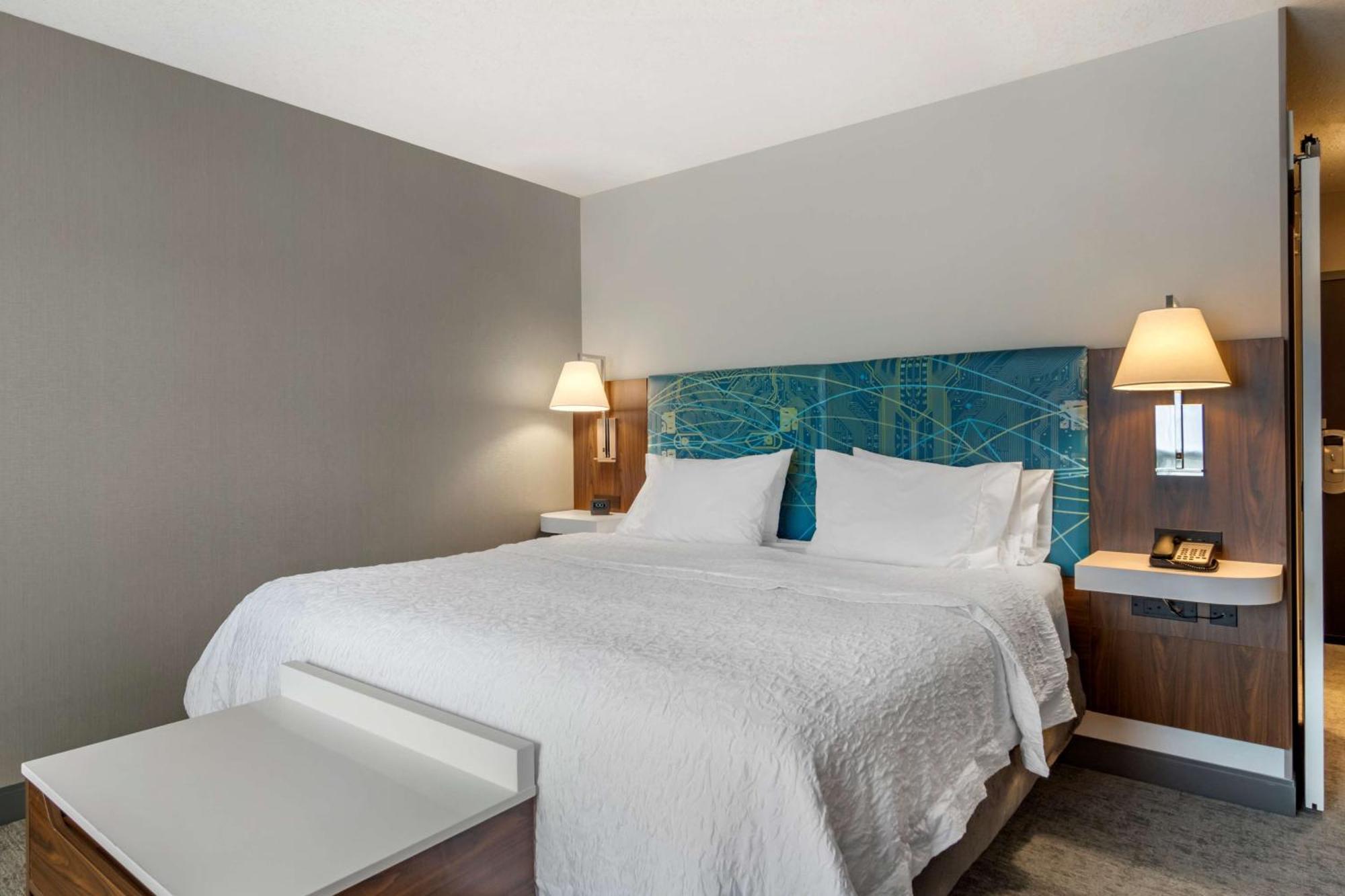 Hampton Inn & Suites Edmonton/West Экстерьер фото