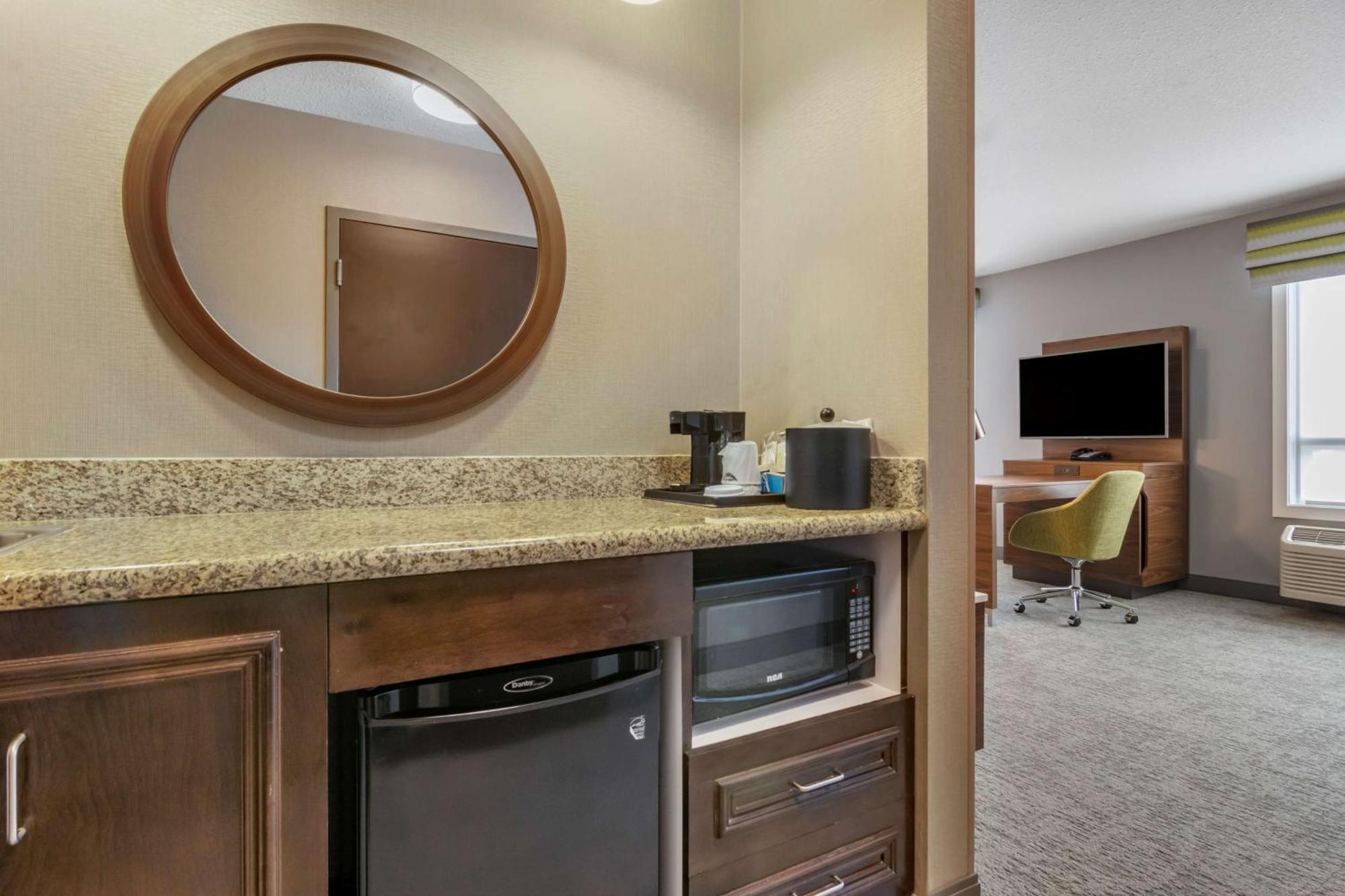 Hampton Inn & Suites Edmonton/West Экстерьер фото