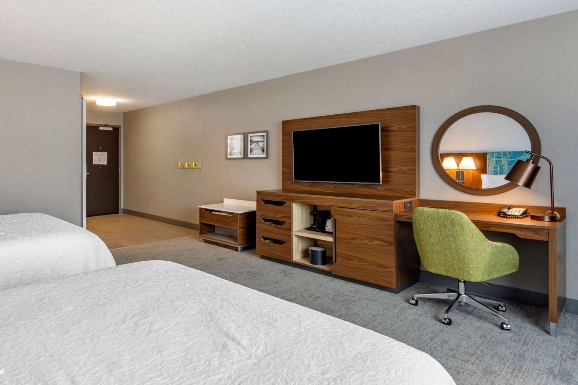 Hampton Inn & Suites Edmonton/West Экстерьер фото