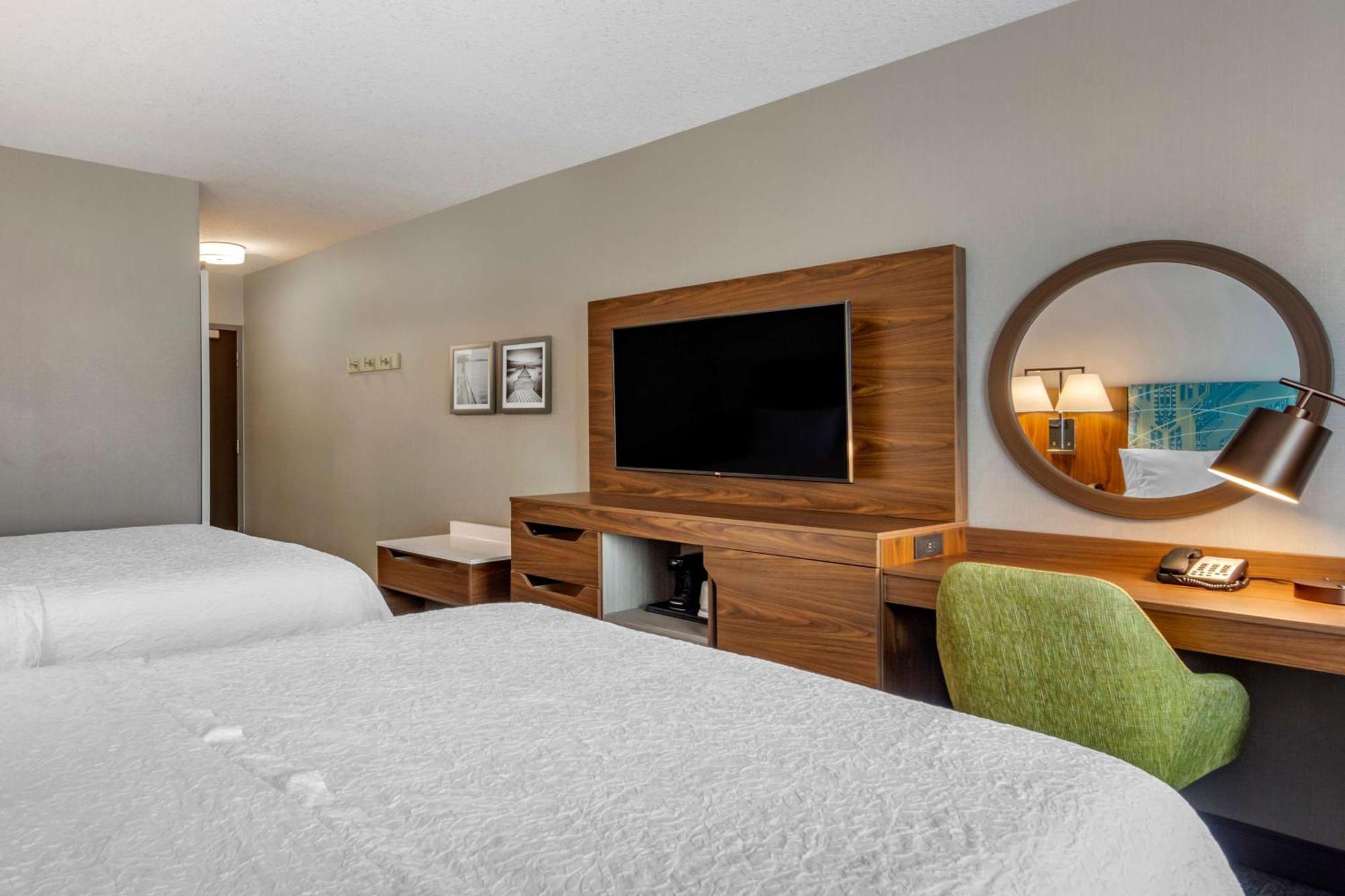 Hampton Inn & Suites Edmonton/West Экстерьер фото