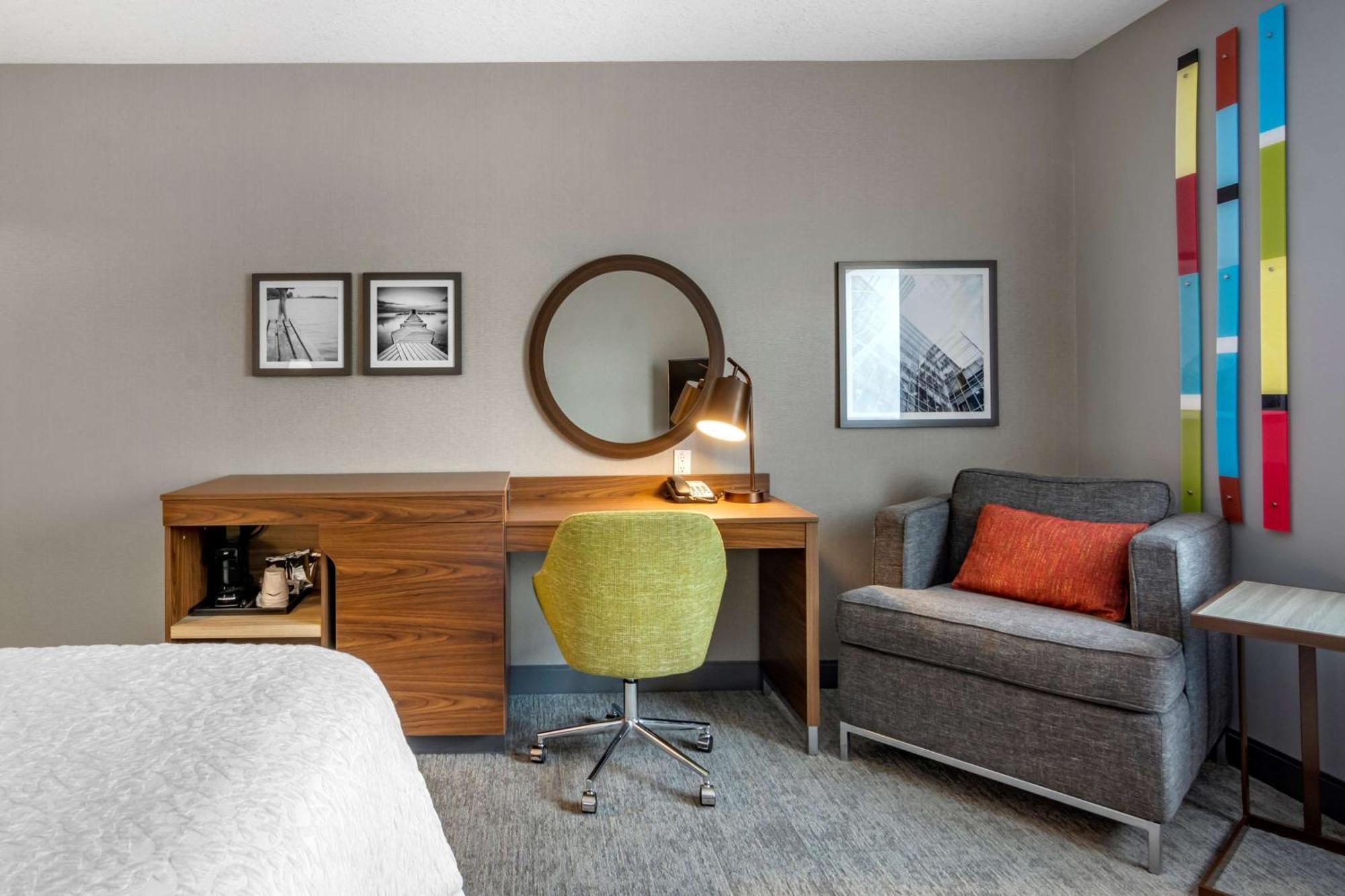 Hampton Inn & Suites Edmonton/West Экстерьер фото