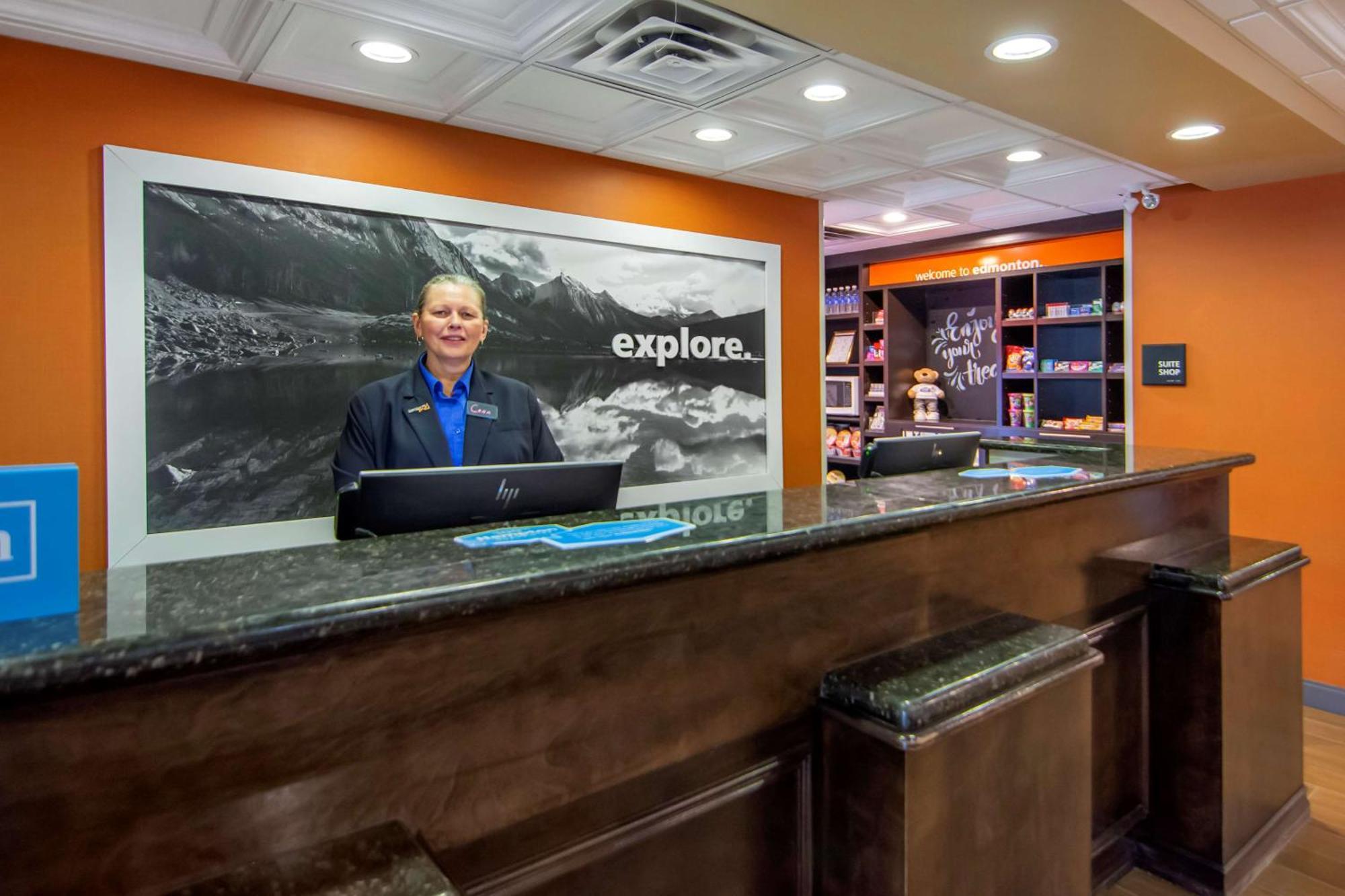 Hampton Inn & Suites Edmonton/West Экстерьер фото