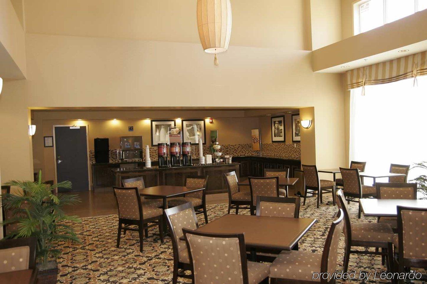 Hampton Inn & Suites Edmonton/West Ресторан фото