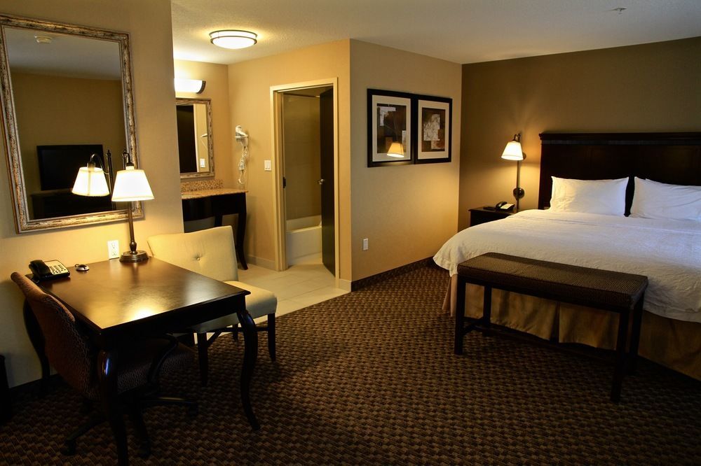Hampton Inn & Suites Edmonton/West Экстерьер фото