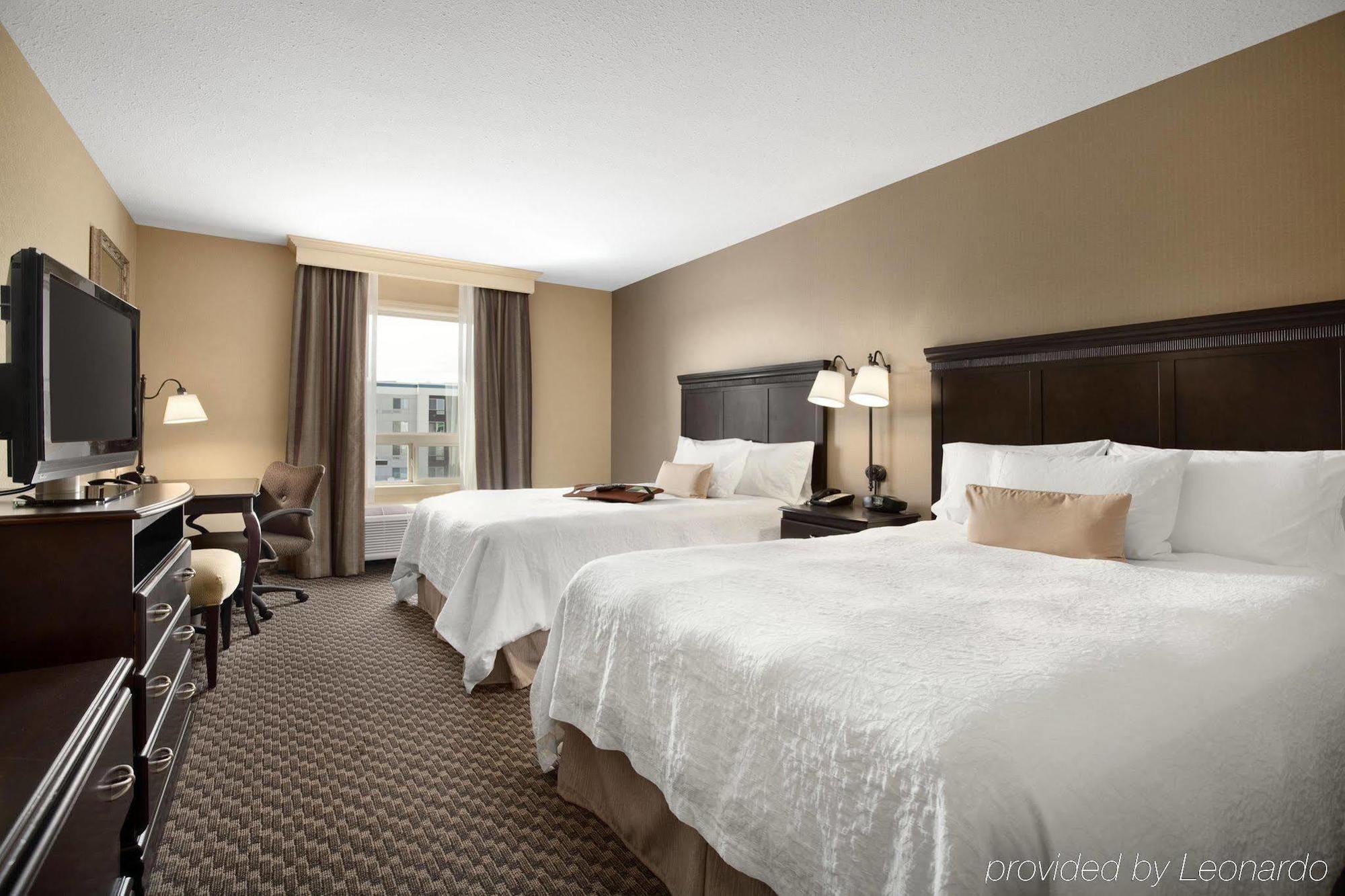 Hampton Inn & Suites Edmonton/West Экстерьер фото