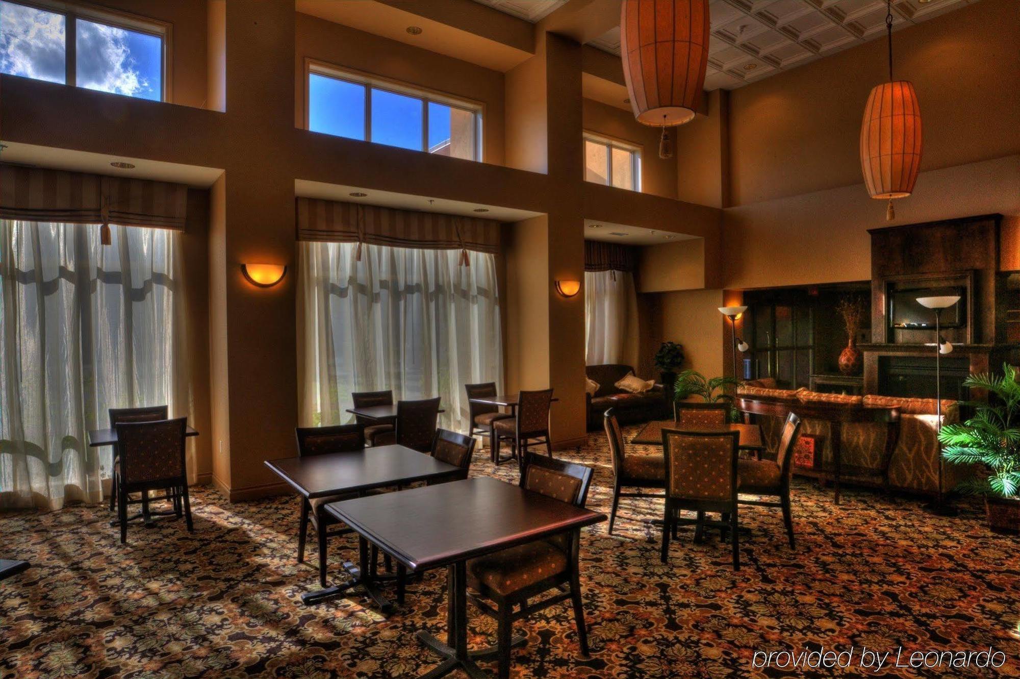 Hampton Inn & Suites Edmonton/West Ресторан фото